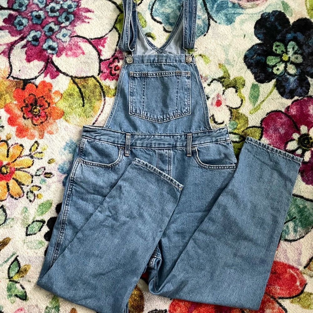 Retro Lightwash Levi’s Overalls